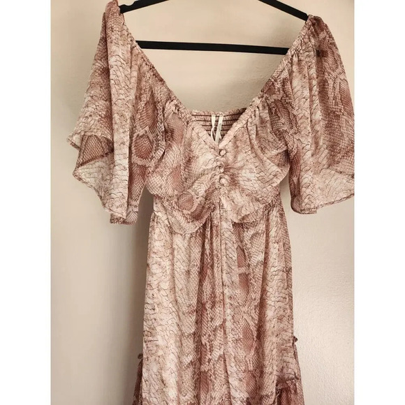 NWD By Anthropologie Short-Sleeve Tiered Midi Dress Size M Neutral #9D413 - Picture 4 of 13